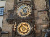 beautiful-clock-on-the-old-city-hall